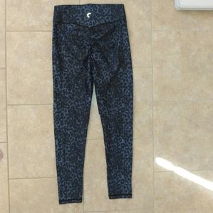 Zyia Leopard Scrunch butt leggings